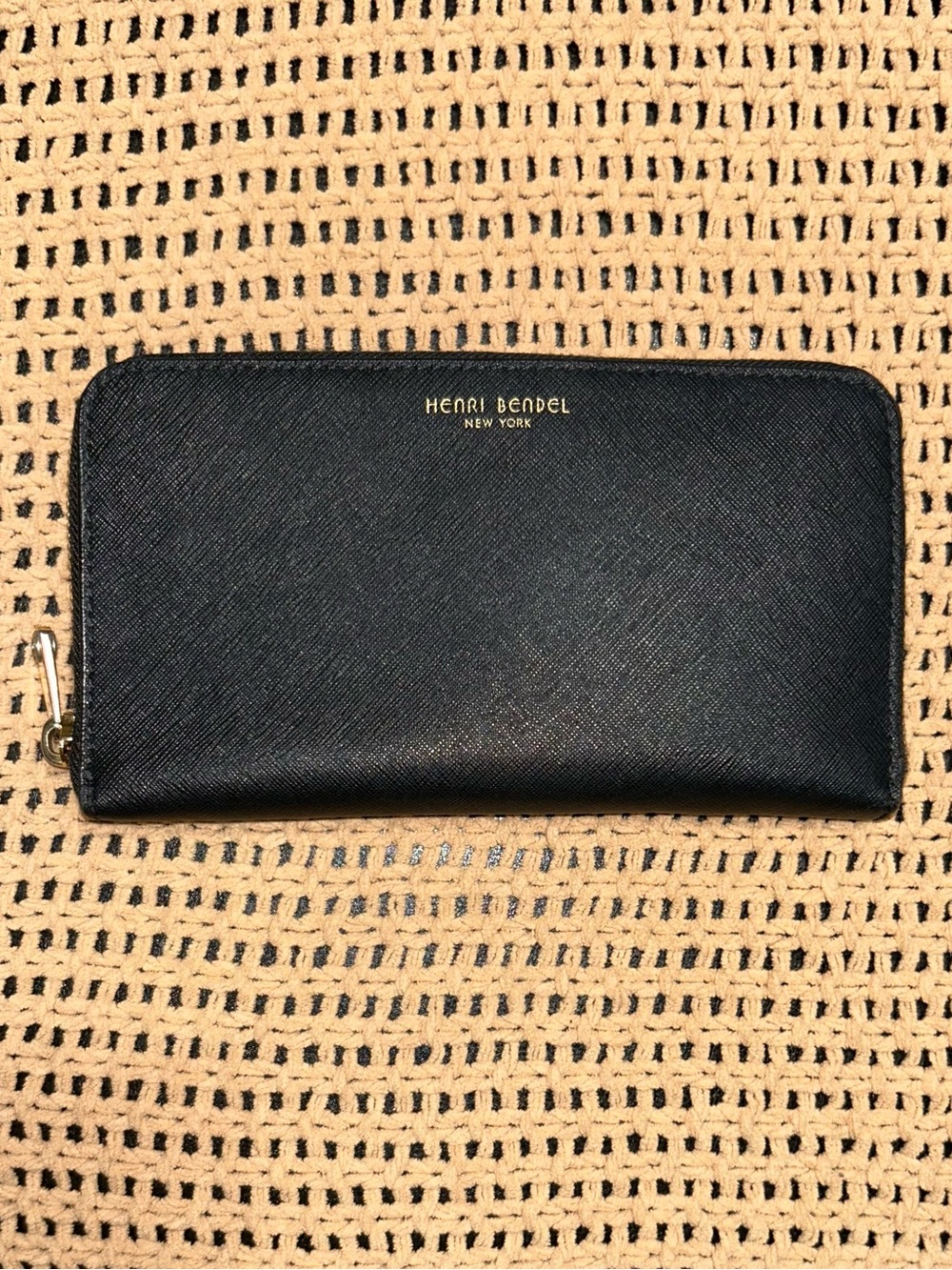 Henri Bendel Wallet - Picture 1 of 12
